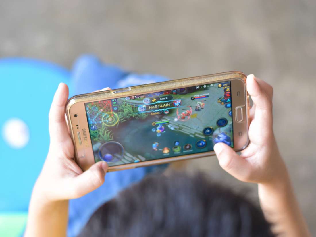 What are the signs of video game addiction in children? - Panda Security