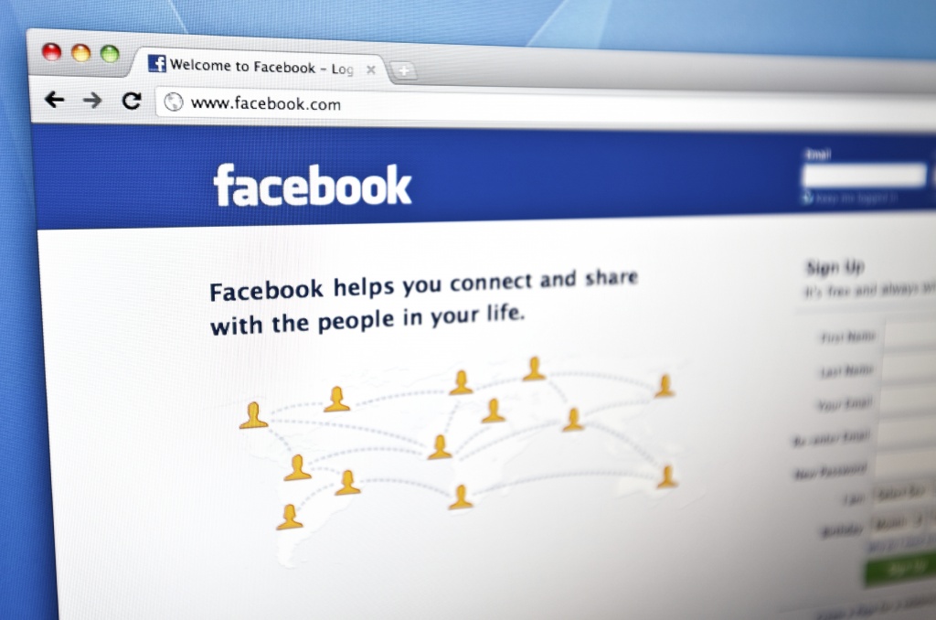 Facebook fights phishing and identity theft with new system